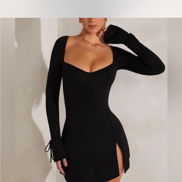 Oh Polly Dresses & Skirts - Oh Polly Black Long Sleeve Dress with Slit